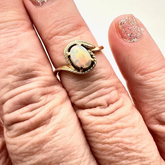 Estate Jewelry Womens Ring 10K Yellow Gold Opal Ring Size 6 - Picture 2 of 6